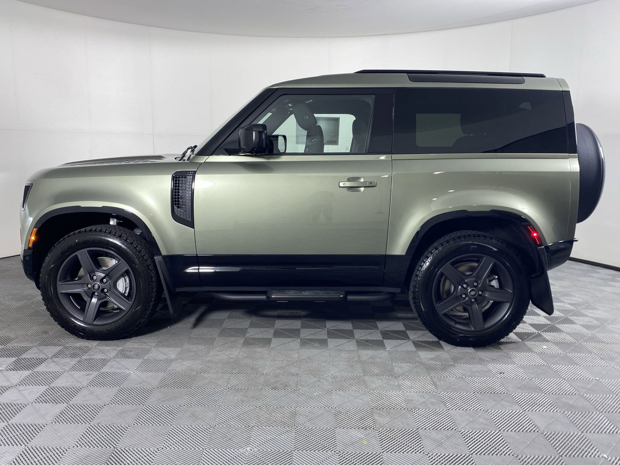 land rover defender 2025 SALE26EU5S2442027 image land rover defender 2025 SALE26EU5S2442027 image